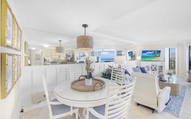 Cozy Beachfront Getaway With Pool and spa