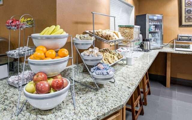 Comfort Suites Kansas City - Liberty