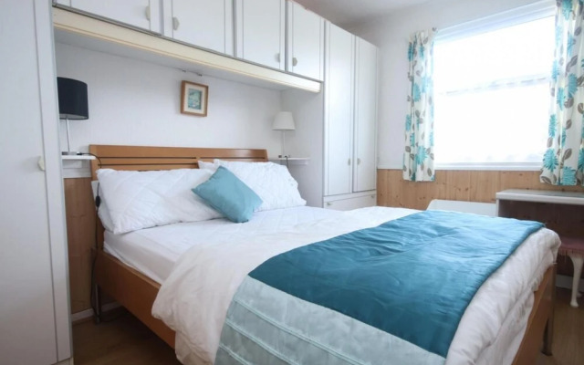 10A Medmerry Park 2 Bedroom Chalet