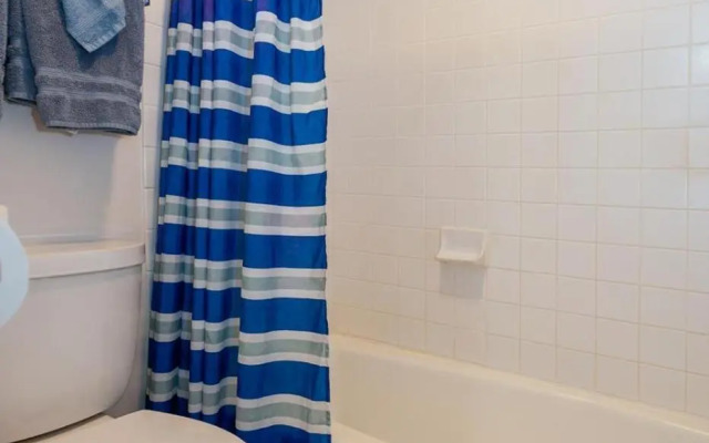 Sealodge E6 2 Bedroom Condo