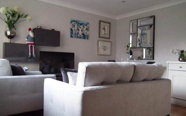 2 Bedroom Home Near The RDS Arena