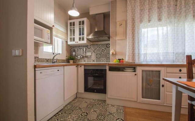 Nice Home see French Title