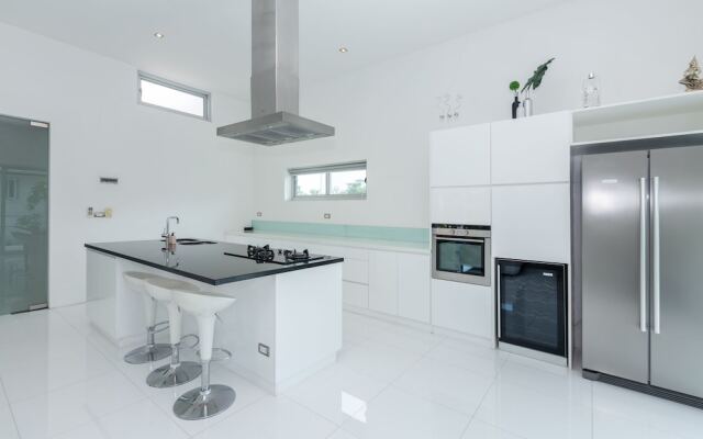 4 Bedroom Modern Pool Villa