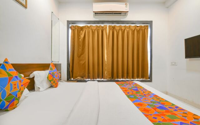 Capital O 63423 Hotel Regal Regency