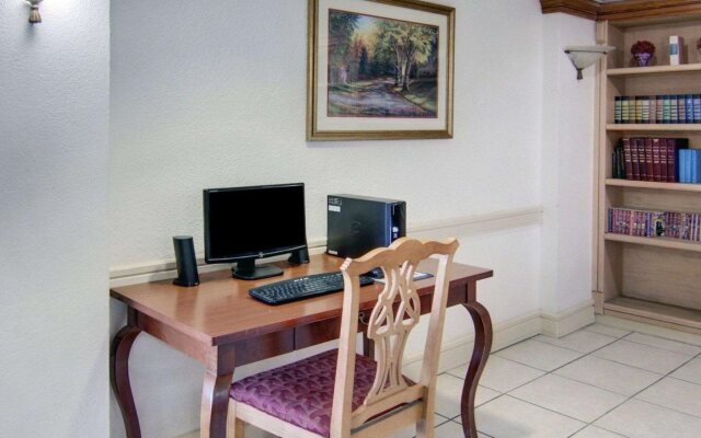 Econo Lodge Conference Center