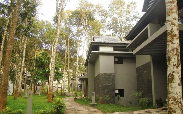 The Mountain Courtyard Thekady