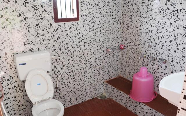 Family Estate Stay Near Murnad