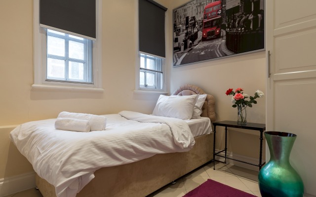 5-bedroom next to Selfridges