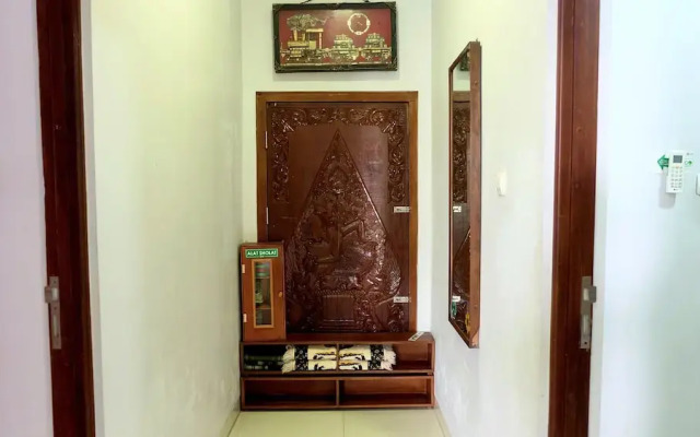 Villa Prambanan Jogja with Private Swimming Pool by Simply Homy