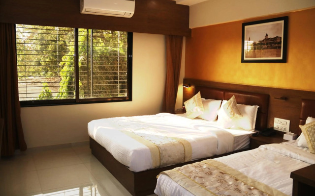 Hotel Crystal Luxury INN