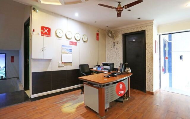 OYO 6895 Hotel Cybercity Rooms & Suites