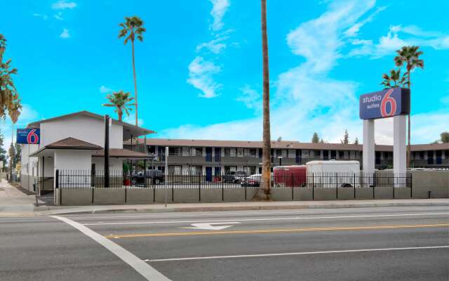 Studio 6 Suites – San Bernardino, CA