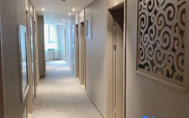 Yadu Hotel