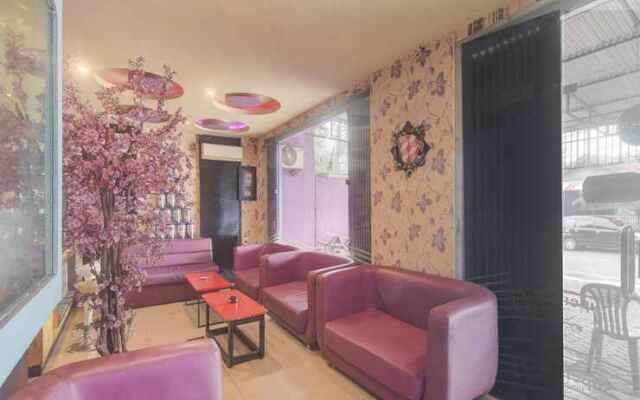 OYO 92040 Superstar Kost Dan Homestay