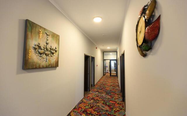 Corner Center Rental