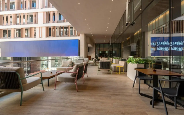 West Walk Retaj Hotel