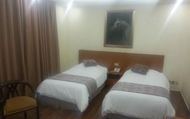 Clermont Hotel Suites