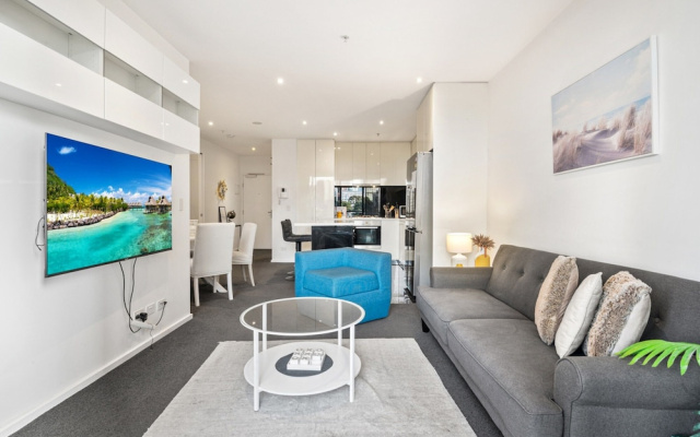 Stylish Southbank 2-bed Flat w/ Balcony – Guest Rooms – Melbourne