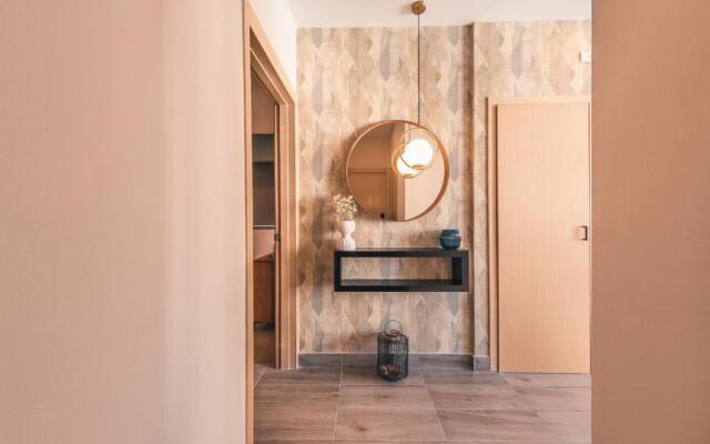 Fully Serviced Apartment at Regatta Living - 7B