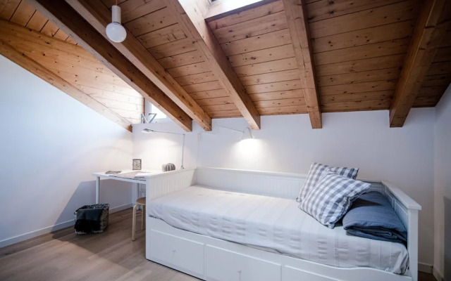MyHomeInComo - Modern Luxury Attic