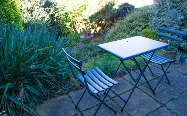 Amazing 2 Bedroom House in Putney