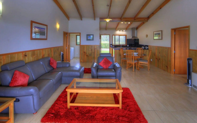 Endeavour Lodge