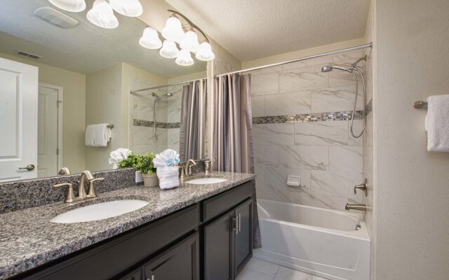 Storey Lake 4 Bedroom Townhome w Splashpool - 1625ST