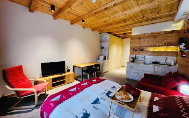 GUDAURI-SUITE-222