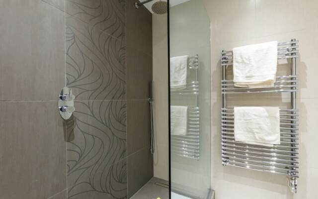 Central Flat With Garden View Ideal for Couples
