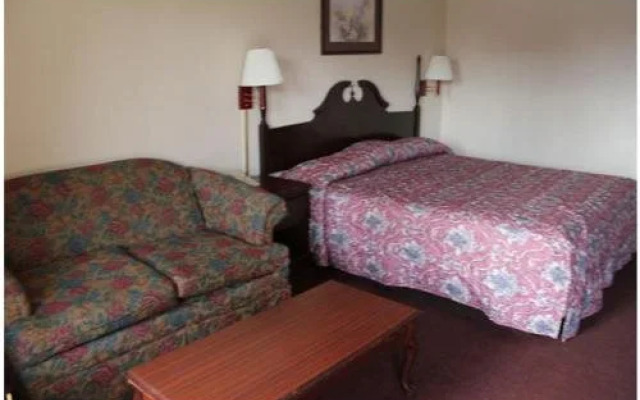 Studio 9 Inn & Suites