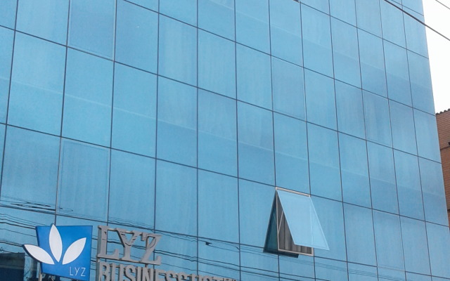 LYZ Business Hotel