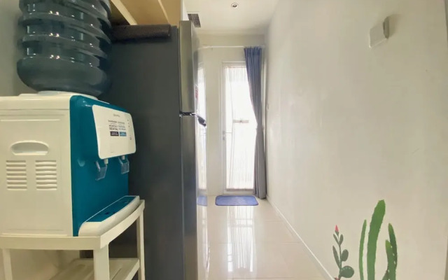 Homey and Clean 1BR Apartment at Parahyangan Residence