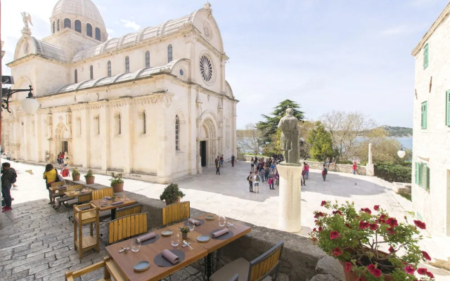 Apartments and Rooms Adriatic Suites