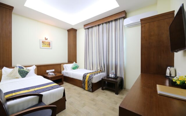 Royal Peacock Hotel