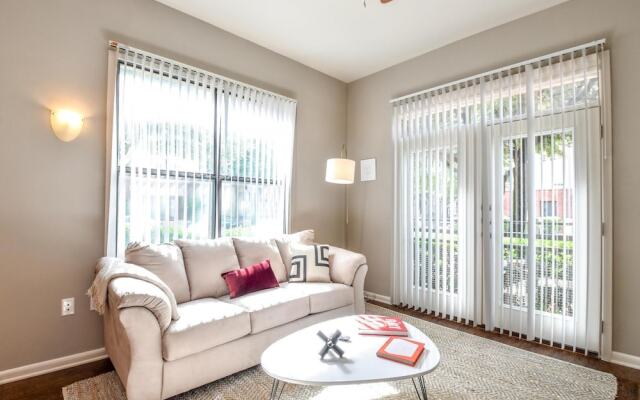 Plano Executive 1BD 1BA Apartment