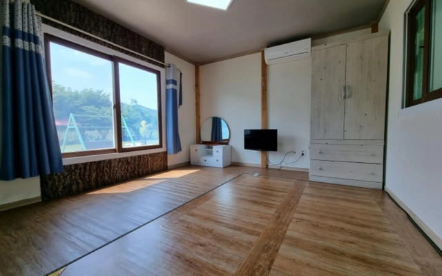 Muju Windmills and Streams Pension