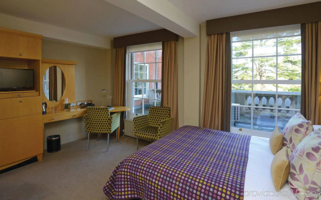 The Lensbury Resort