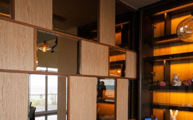 Whitecaps Hostel