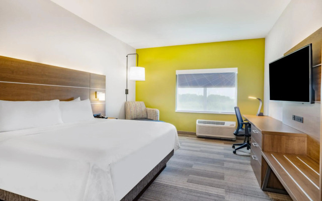 Holiday Inn Express & Suites Ruskin by IHG
