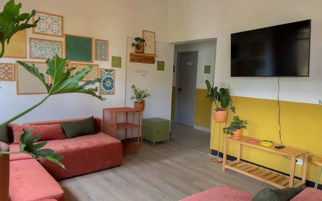 Apartments In La Seventy