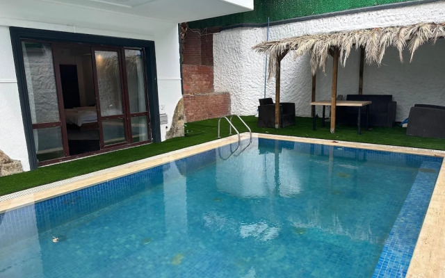 Mavilla Hotel