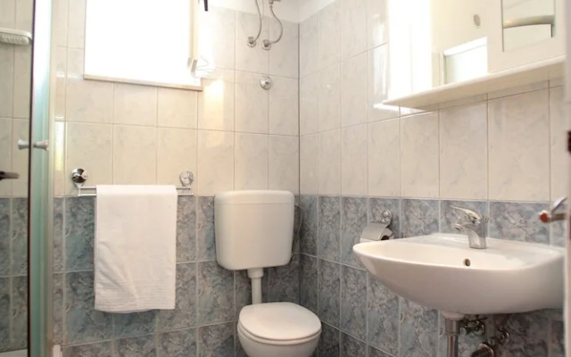 Large Apartment w. big Terrace, Next to the Beach
