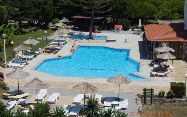 Theatraki Apartments
