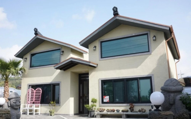 Seogwipo Haengbok Pension