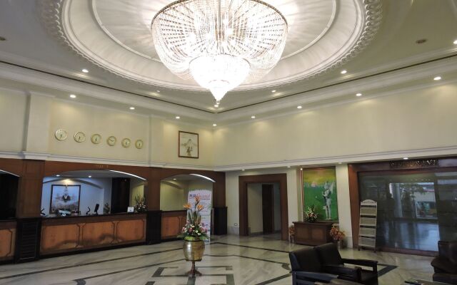 Hotel PLR Grand
