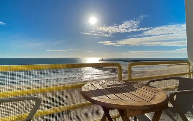 WOW Frente Praia II T2 HsR Quarteira