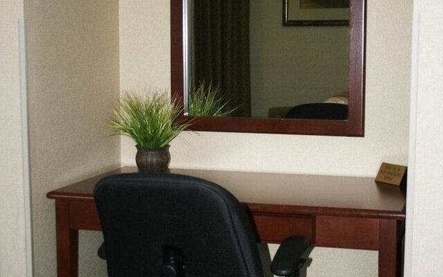 Heartland Inn & Suites, SureStay Collection by Best Western