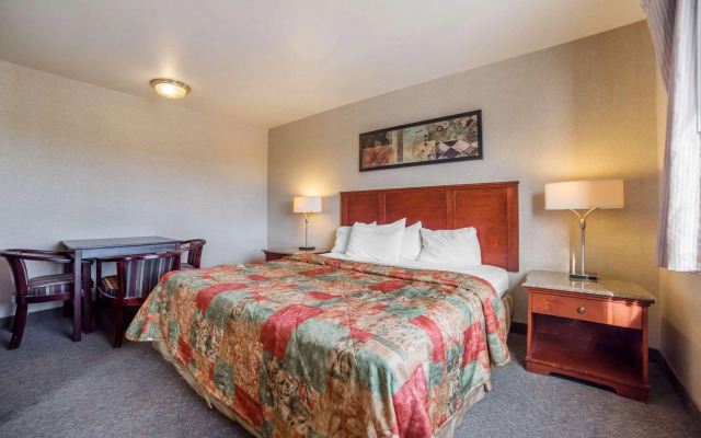 Rodeway Inn & Suites - Nampa