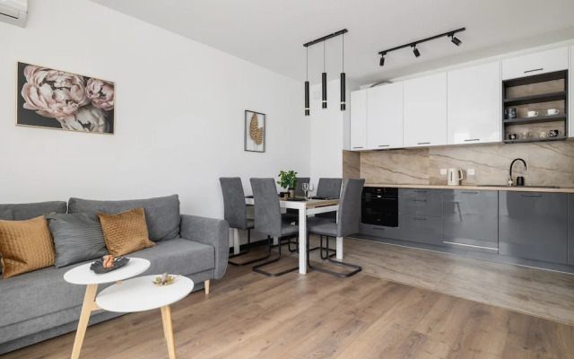 Kopiec Kraka Apartment by Renters