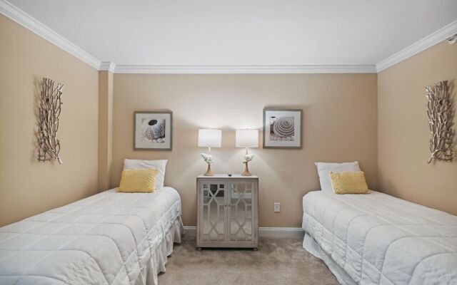Inlet Reef 102 2 Bedroom Condo by RedAwning